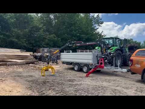 Videovorschau mit Maschinen auf einer Gartenbau-Baustelle